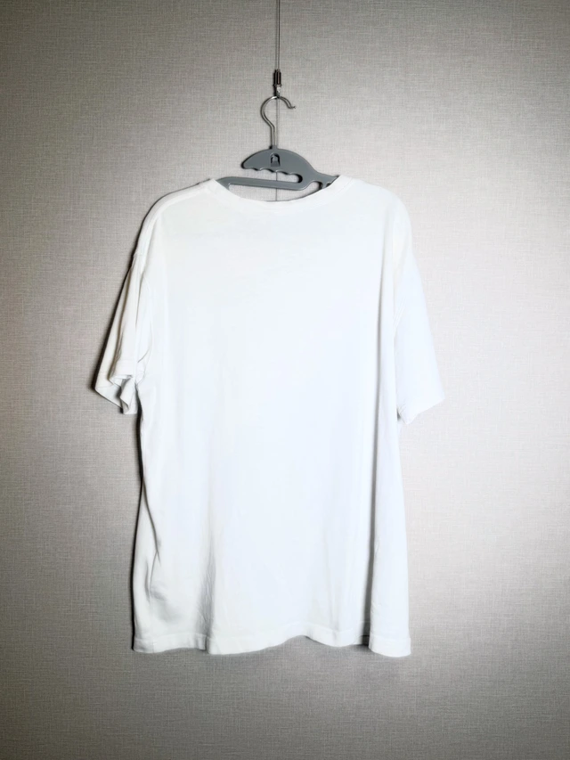 Umamilism ホワイト キャラクターグラフィック Tシャツ 1枚目