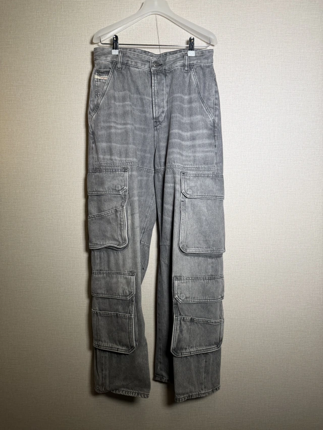 DIESEL グレー カーゴデニムパンツ 1枚目