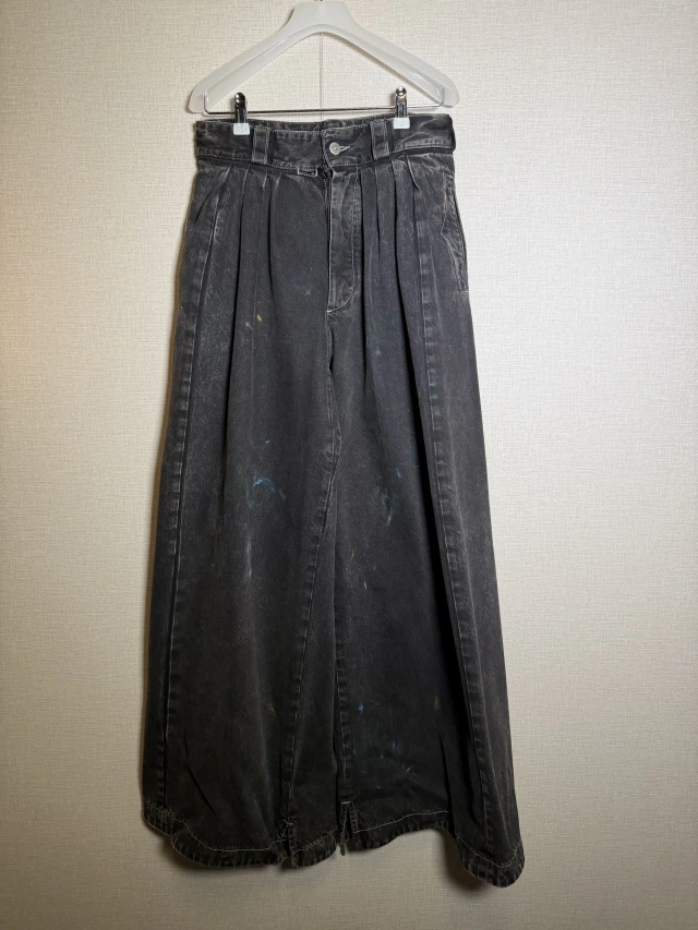 Maison Margiela チャコールグレー ペイント加工 ワイドデニム 1枚目