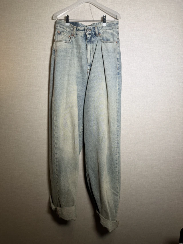 BALENCIAGA ライトウォッシュ ワイドデニムパンツ 1枚目
