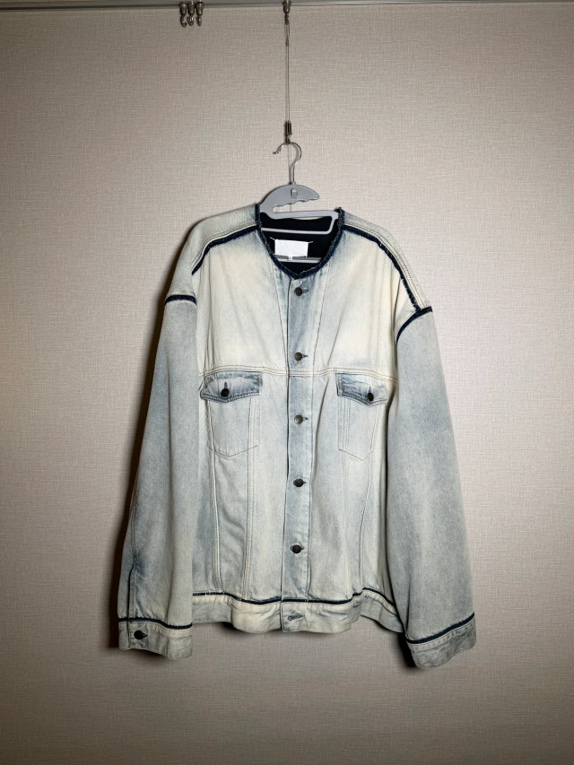 Maison Margiela 淡色ノーカラーデニムジャケット 1枚目