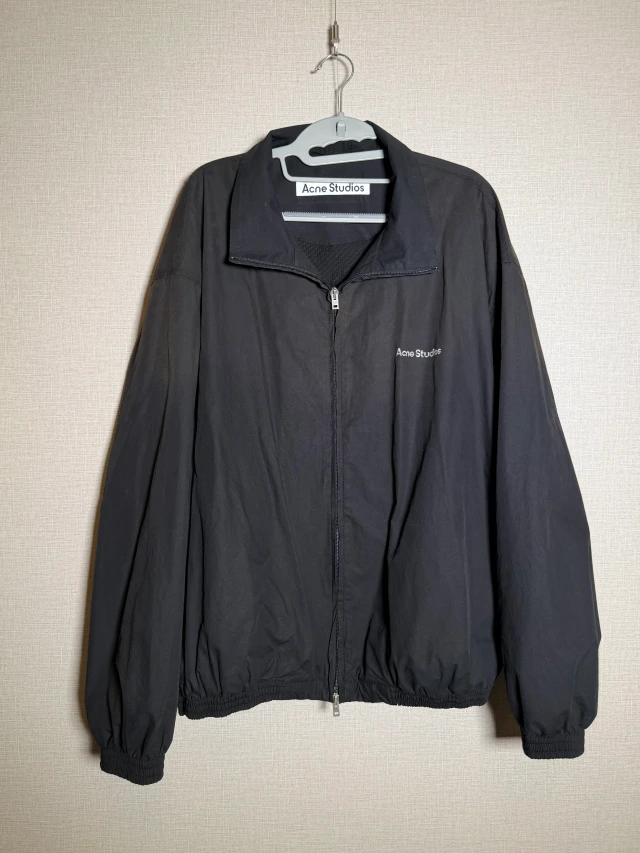 Acne Studios 黒ジップジャケット 1枚目
