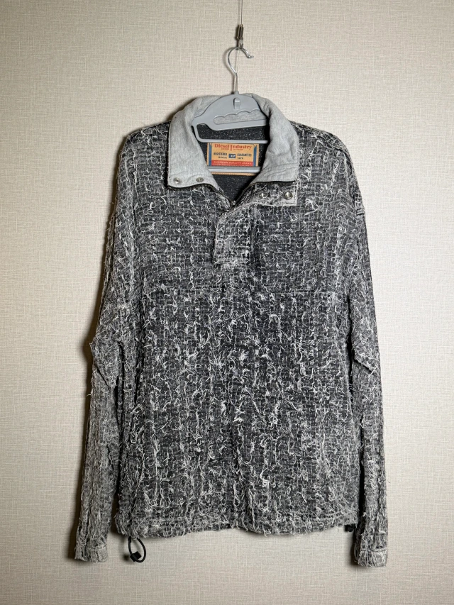 DIESEL グレー表面加工・ハーフジップ襟付きトップス 1枚目
