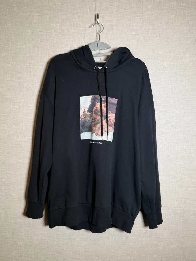 STELLA McCARTNEY 黒・猫プリントのフーディー 1枚目