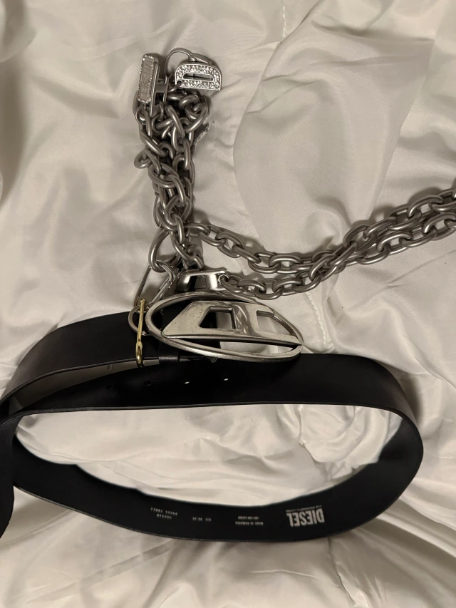 DIESEL Dロゴバックル チェーン付きレザーベルト 1枚目