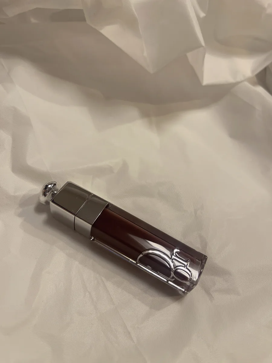 DIOR ディオール アディクト リップ マキシマイザー（020 Mahogany）の実物を撮影した写真