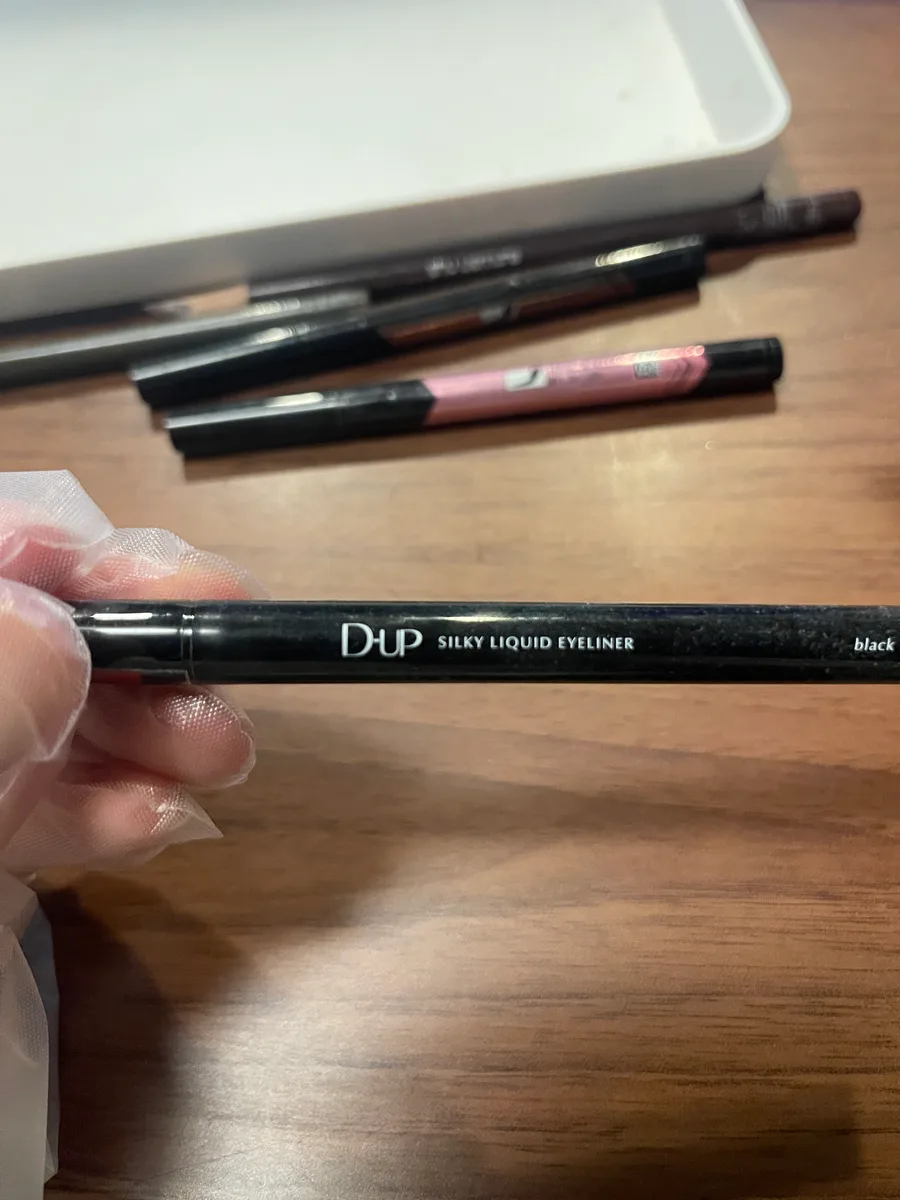 D-UP シルキーリキッドアイライナーWP（ブラック）を撮影した写真