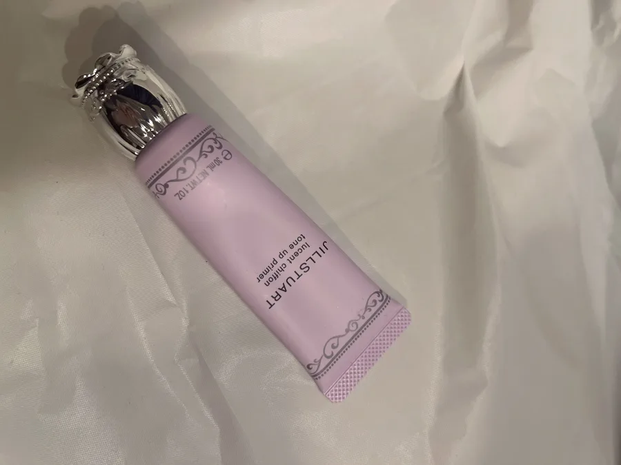 JILL STUART ルーセントシフォン トーンアップ プライマー（02 lacy veil）の実物を撮影した写真